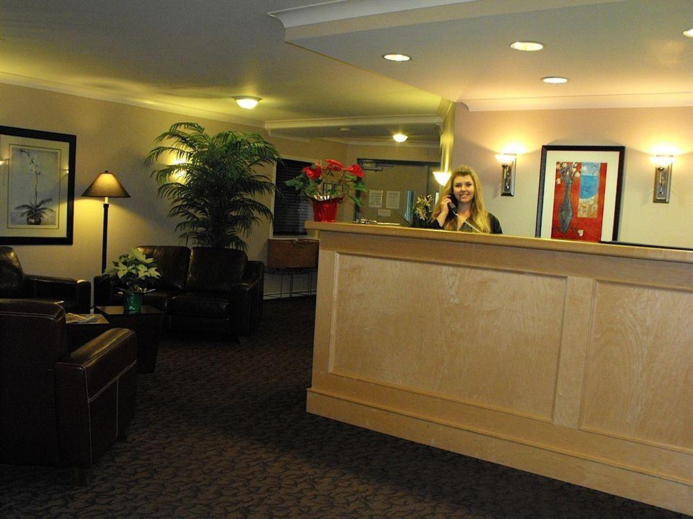 Glenwood Inn & Suites Trail Kültér fotó