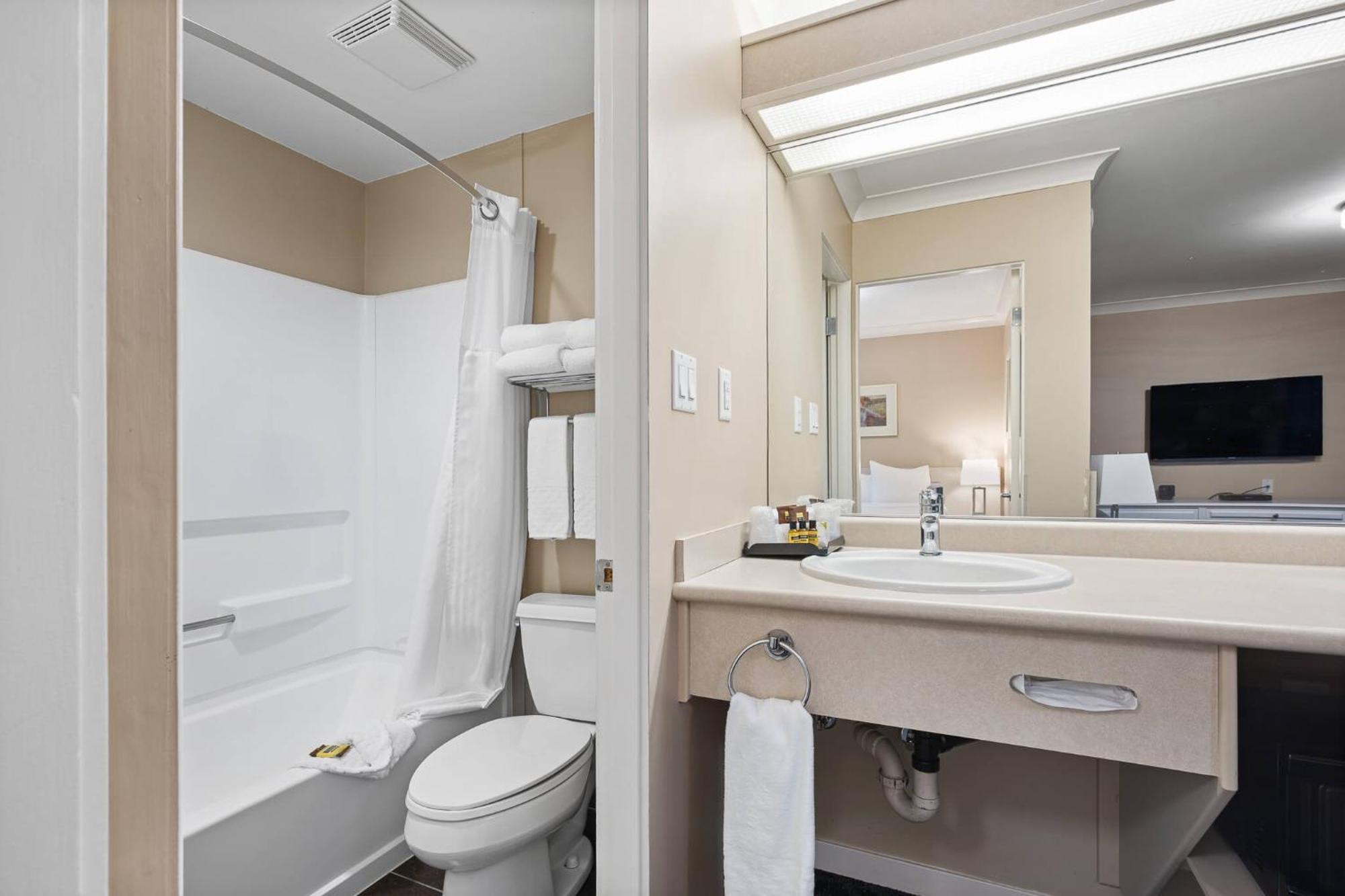 Glenwood Inn & Suites Trail Kültér fotó