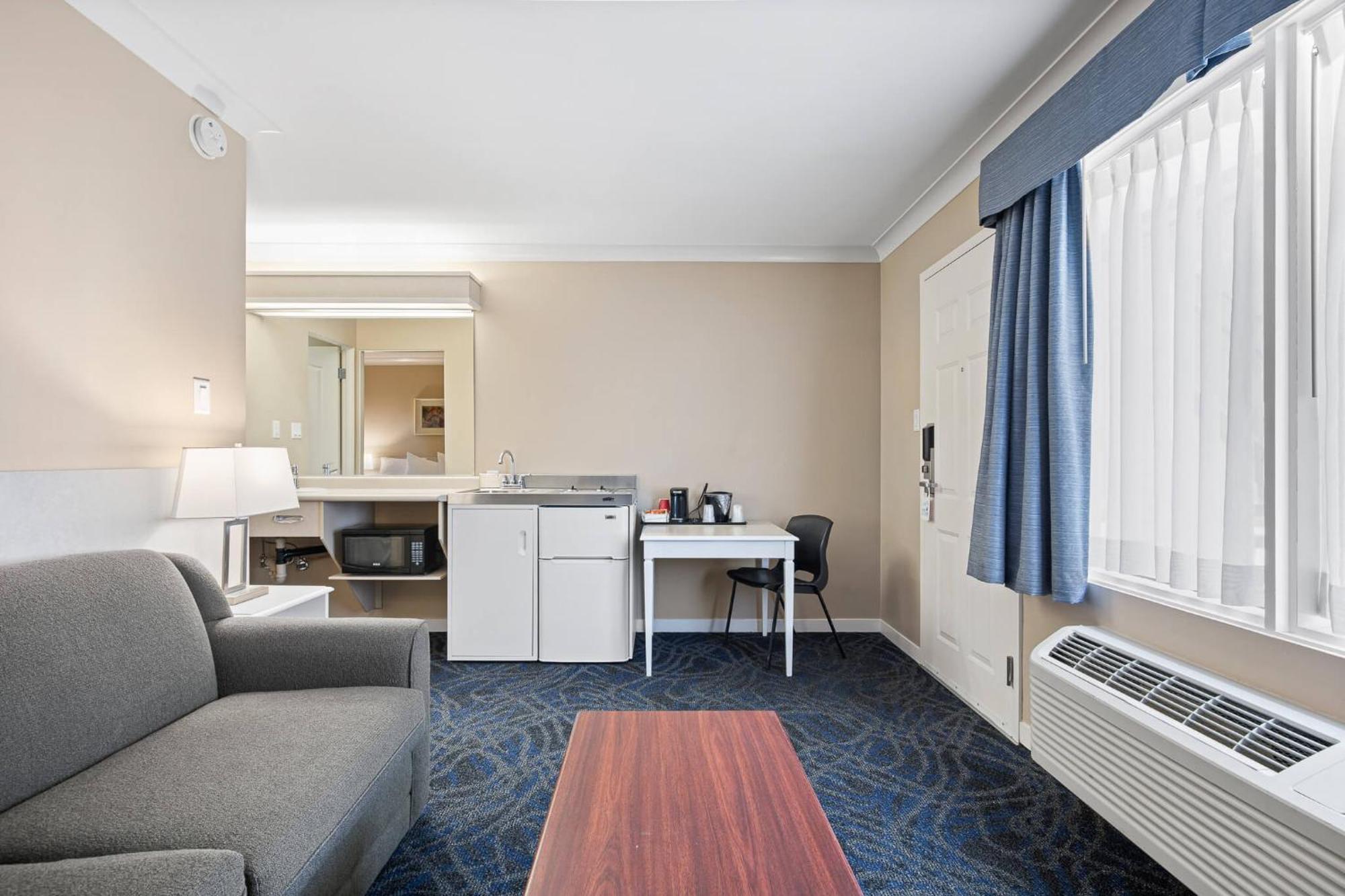 Glenwood Inn & Suites Trail Kültér fotó