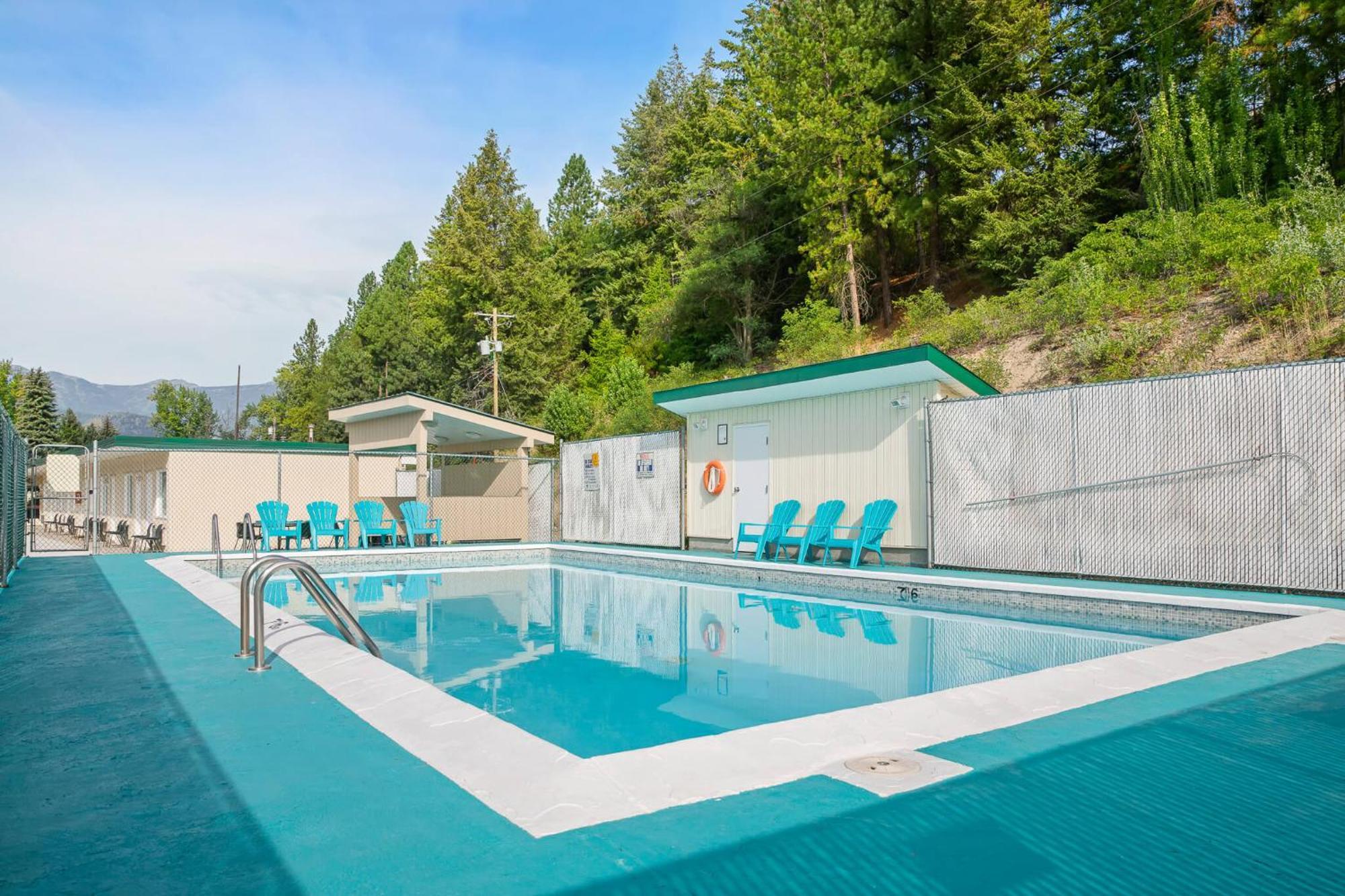 Glenwood Inn & Suites Trail Kültér fotó