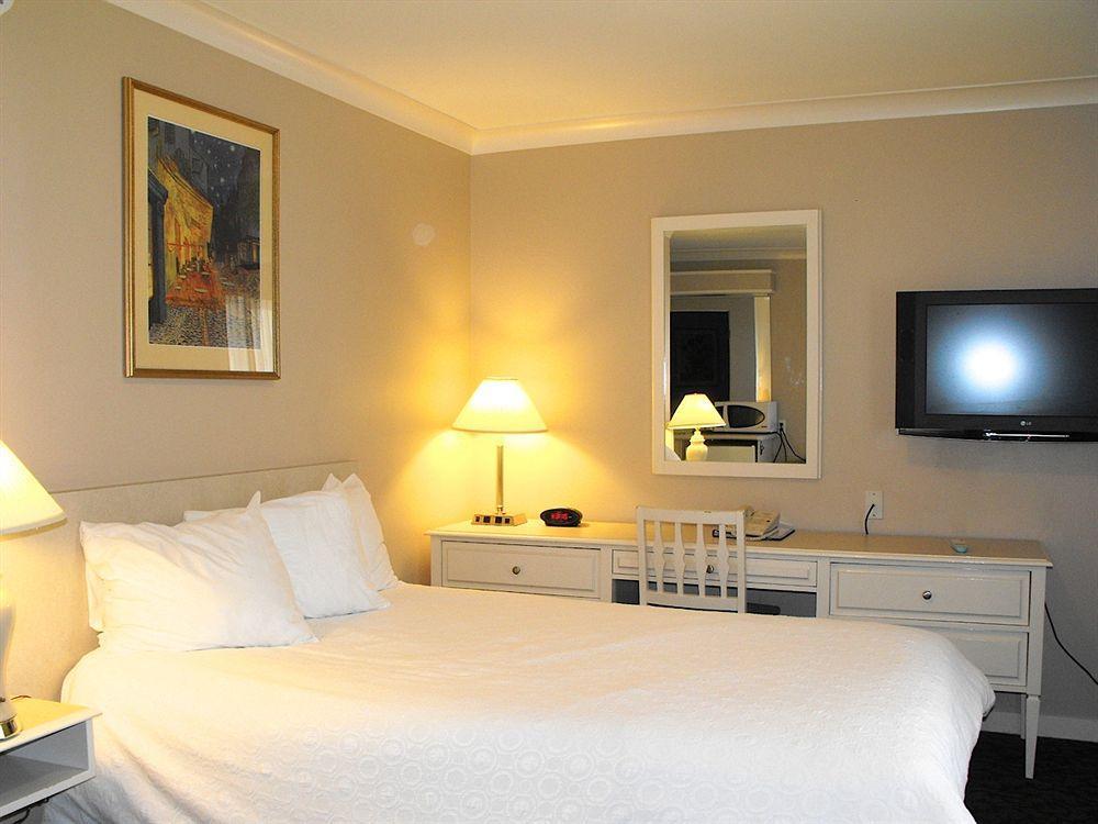 Glenwood Inn & Suites Trail Kültér fotó