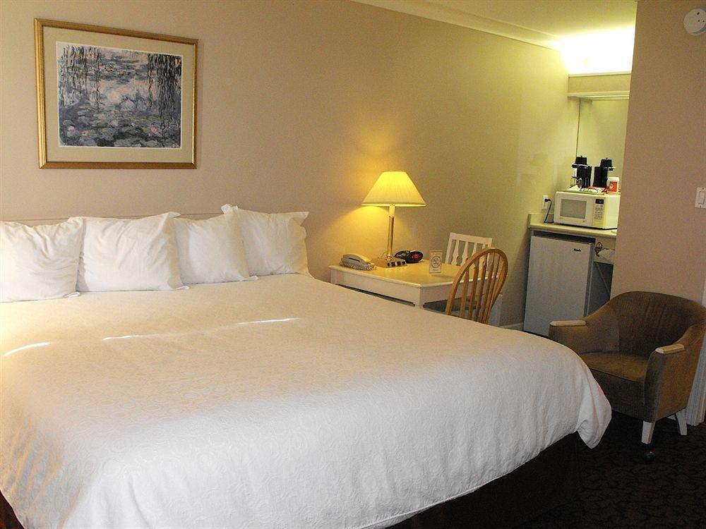 Glenwood Inn & Suites Trail Kültér fotó