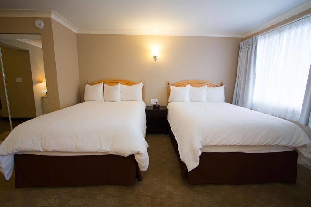 Glenwood Inn & Suites Trail Kültér fotó